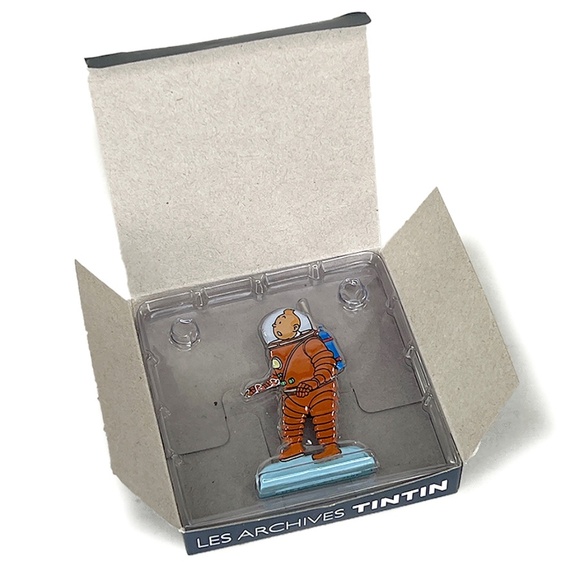 Adventures of Tintin "Explorers on the Moon" Metal Relief Figure - Picture 2 of 8